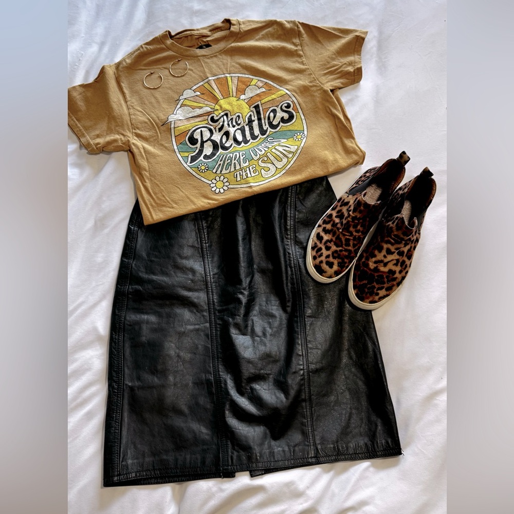 VINTAGE••100% Leather• 90’s Black Pencil Skirt